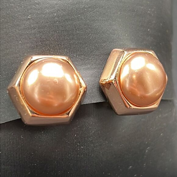 Joan Rivers Clip on Earrings Hexagon Copper Tone Signed Vintage Fashion Jewelry - Picture 2 of 6